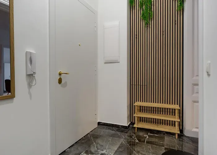 Elegant Heritage With Modern Comfort *
